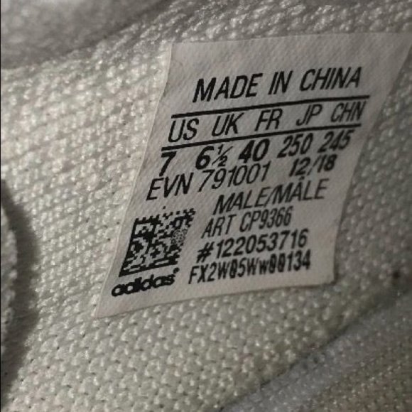 Adidas Yeezy Boost 350 v2  Yeezy Boost 350 V2 \'Triple White\'